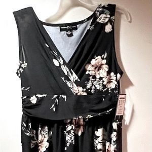 Woman’s Sleeveless dress